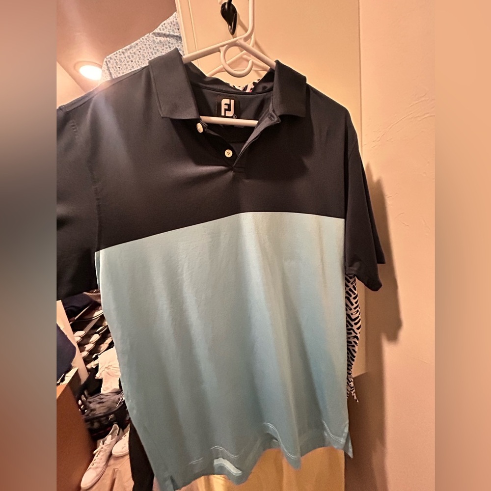 Footjoy Large golf shirt 
$30